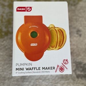 Fall harvest pumpkin mini 4” waffle maker NEW in box